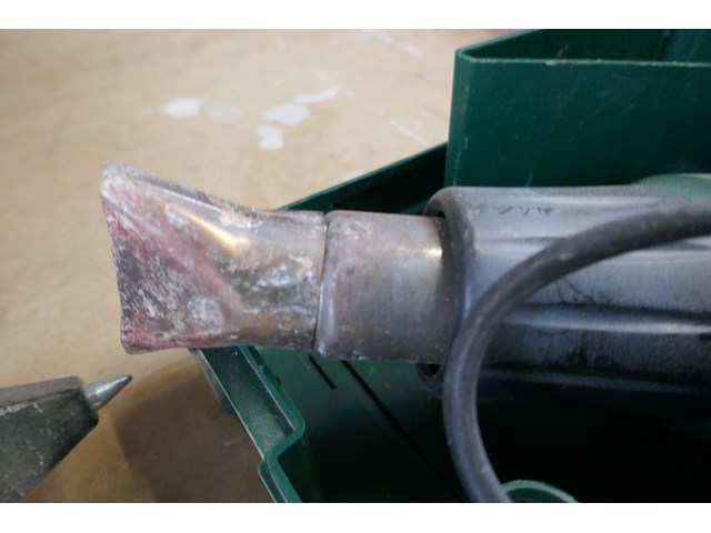 Heteluchtpistool + bandschuurmachine - afbeelding 3 van  5