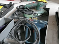 Heteluchtpistool en elektrische schuurmachine bosch