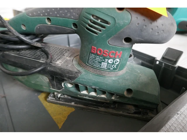 Heteluchtpistool en elektrische schuurmachine bosch - afbeelding 3 van  6