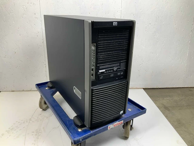 Hewlett packard enterprise (hpe) proliant ml350 server - afbeelding 1 van  9