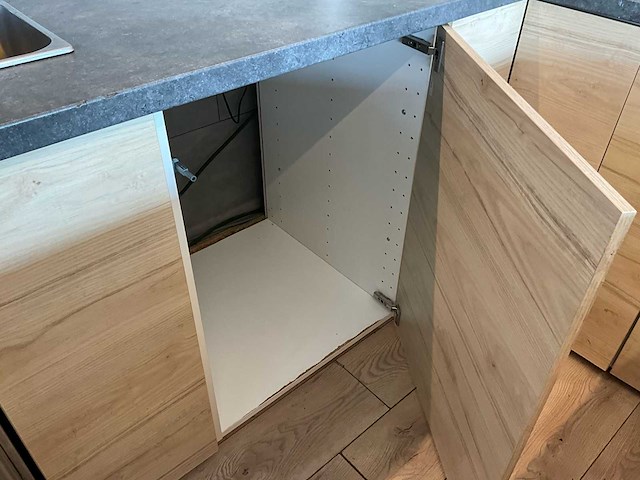 Heyvaert foodtruck instapklaar - alles inbegrepen - afbeelding 16 van  80