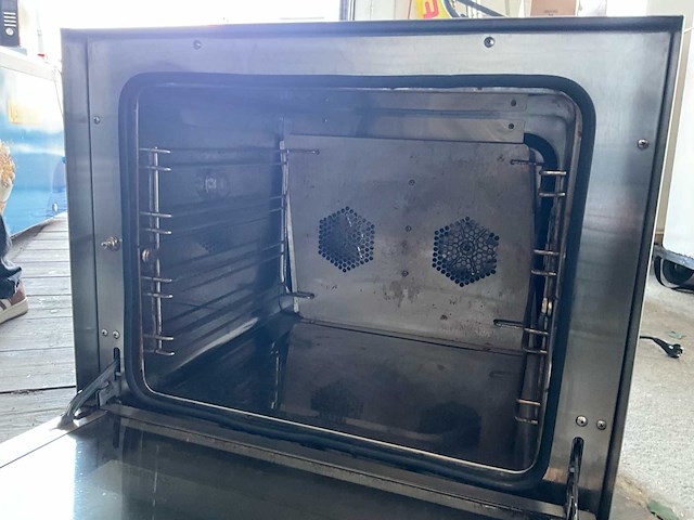 Heyvaert foodtruck instapklaar - alles inbegrepen - afbeelding 74 van  80