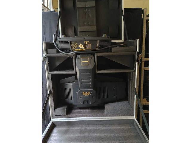 High end - 2013 - technospot - moving head - afbeelding 1 van  4