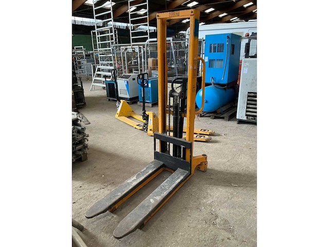 High stacker hand hydraulische hoogheffer - afbeelding 2 van  8