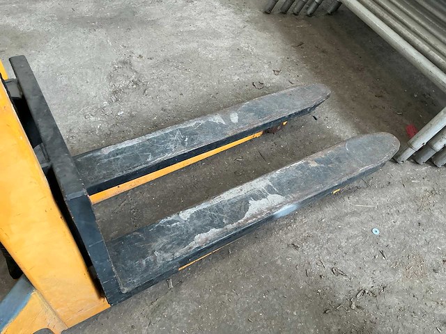 High stacker hand hydraulische hoogheffer - afbeelding 5 van  8