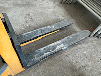 High stacker hand hydraulische hoogheffer - afbeelding 5 van  8