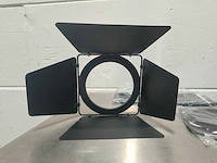 Highlight showtec barndoor voor stagebeam 650/1000w 4 stuks - afbeelding 2 van  4