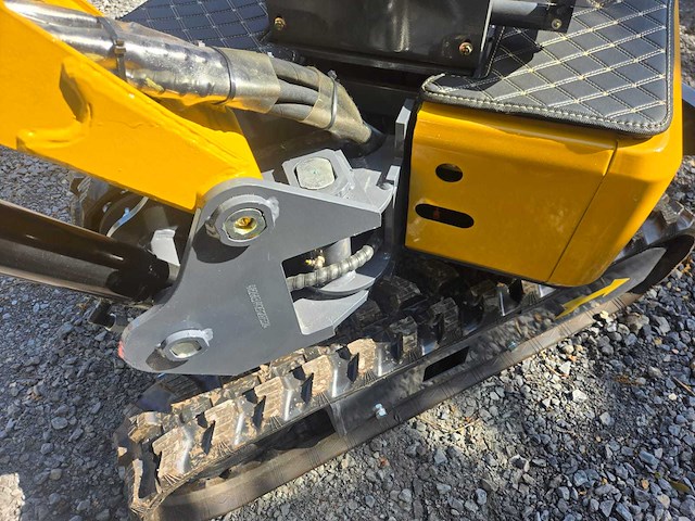 Hightop hh08 met boom offset mini graafmachine - afbeelding 7 van  23