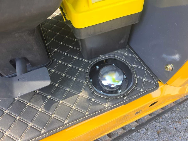 Hightop hh08 met boom offset mini graafmachine - afbeelding 15 van  23