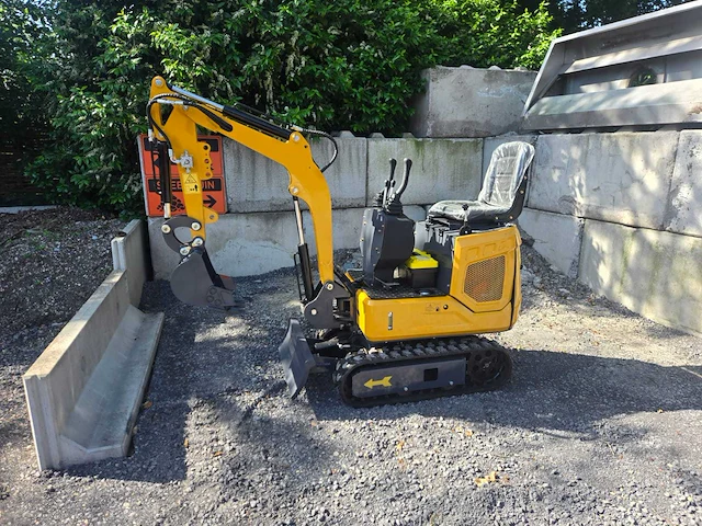 Hightop hh08 met boom offset mini graafmachine - afbeelding 5 van  23