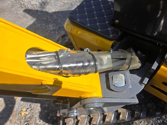 Hightop hh08 met boom offset mini graafmachine - afbeelding 3 van  21