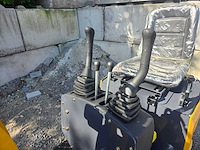 Hightop hh08 met boom offset mini graafmachine - afbeelding 8 van  21