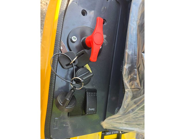 Hightop hh08 met boom offset mini graafmachine - afbeelding 13 van  21