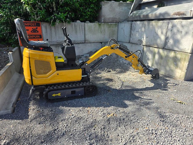 Hightop hh08 met boom offset mini graafmachine - afbeelding 16 van  21