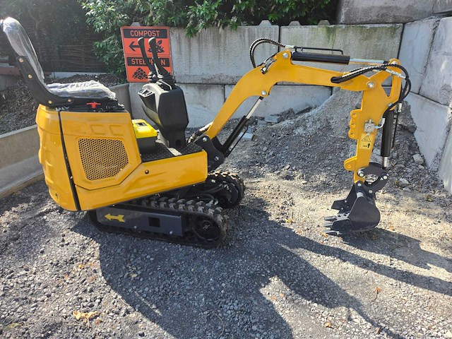 Hightop hh08 met boom offset mini graafmachine - afbeelding 18 van  21