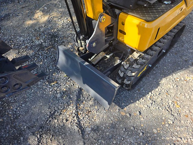 Hightop hh08 met boom offset mini graafmachine - afbeelding 21 van  21