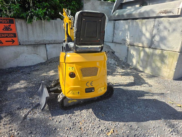 Hightop hh08 met boom offset mini graafmachine - afbeelding 17 van  23