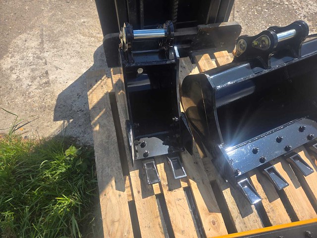 Hightop hh20 canopy mini graafmachine - afbeelding 16 van  25