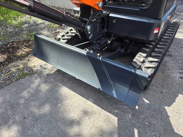 Hightop hh25 cabine met boom offset mini graafmachine - afbeelding 19 van  33