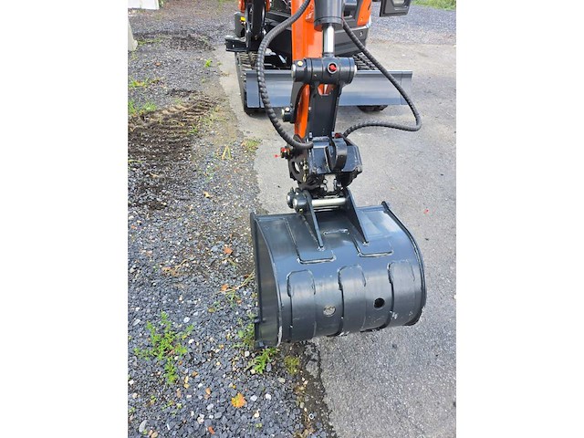 Hightop hh25 cabine met boom offset mini graafmachine - afbeelding 9 van  34