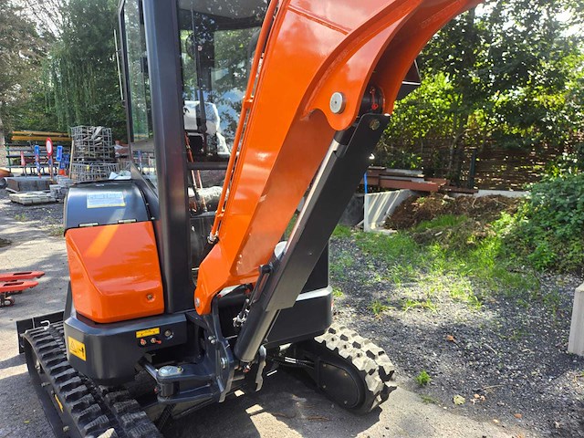 Hightop hh25 cabine met boom offset mini graafmachine - afbeelding 27 van  34