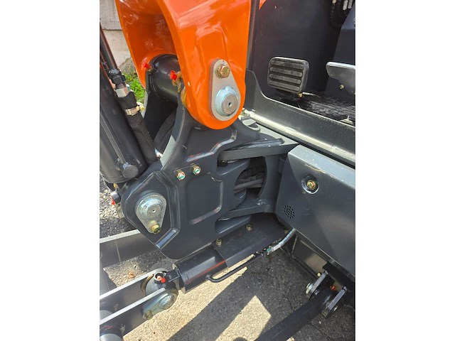 Hightop hh25 cockpitkap met offset boom mini graafmachine - afbeelding 7 van  38