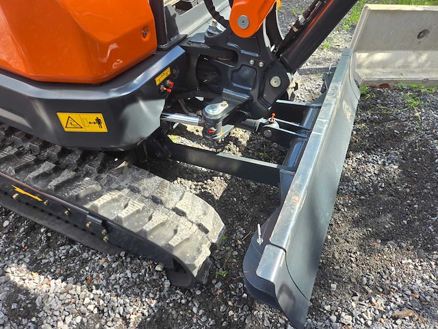 Hightop hh25 cockpitkap met offset boom mini graafmachine - afbeelding 18 van  38