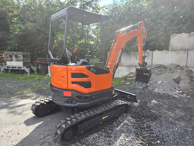Hightop hh25 cockpitkap met offset boom mini graafmachine - afbeelding 38 van  38