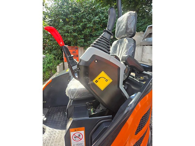 Hightop hh25 cockpitkap met offset boom mini graafmachine - afbeelding 11 van  38