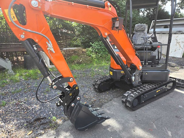 Hightop hh25 cockpitkap met offset boom mini graafmachine - afbeelding 29 van  38