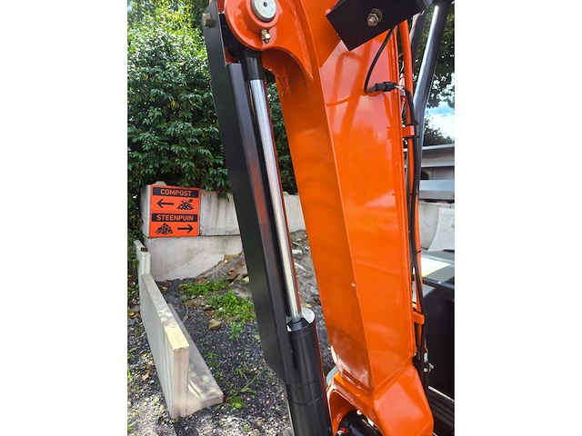Hightop hh25 cockpitkap met offset boom mini graafmachine - afbeelding 6 van  38