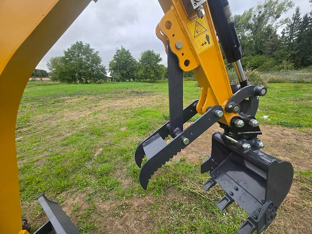 Hightop n12 met boom offset mini graafmachine - afbeelding 3 van  23