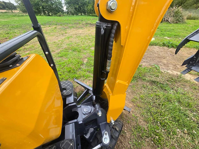 Hightop n12 met boom offset mini graafmachine - afbeelding 4 van  23