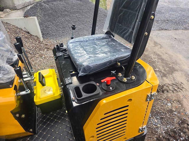 Hightop n12 met boom offset mini graafmachine - afbeelding 2 van  14