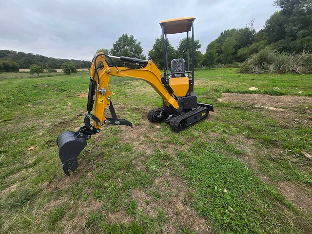 Hightop n12 met boom offset mini graafmachine - afbeelding 1 van  23