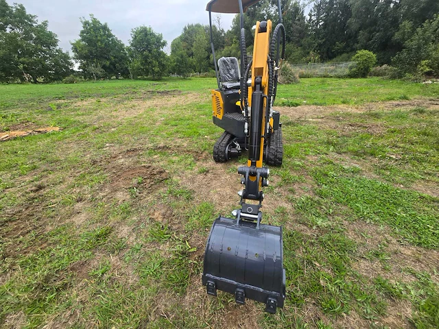 Hightop n12 met boom offset mini graafmachine - afbeelding 20 van  23