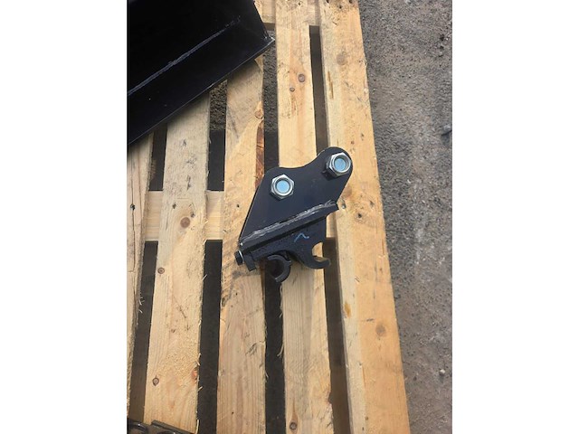 Hightop n12 met boom offset mini graafmachine - afbeelding 9 van  18