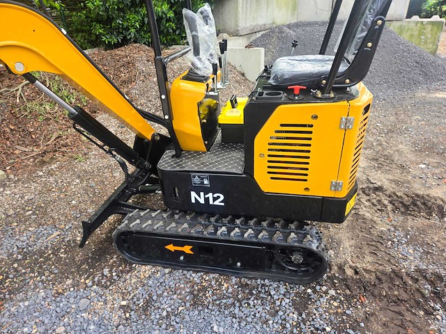 Hightop n12 met boom offset mini graafmachine - afbeelding 11 van  18