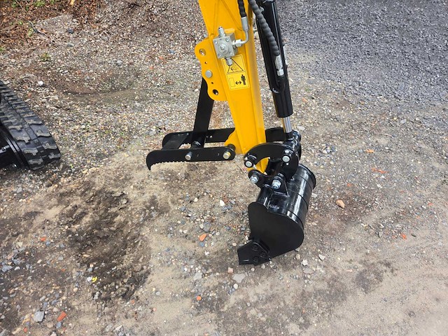Hightop n12 met boom offset mini graafmachine - afbeelding 17 van  18