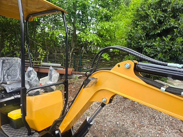 Hightop n12 met boom offset mini graafmachine - afbeelding 4 van  18