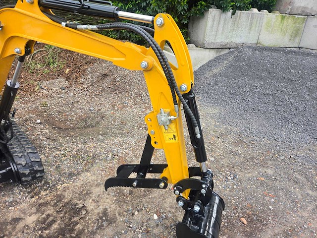 Hightop n12 met boom offset mini graafmachine - afbeelding 16 van  18