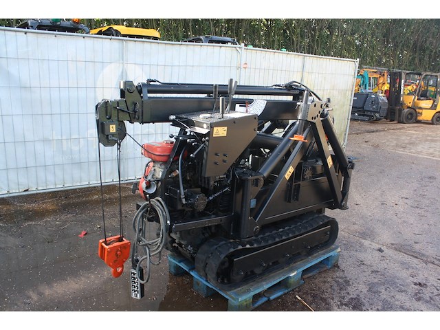 Hijskraan maeda mc285cb-3 benzine 1983 - afbeelding 1 van  1