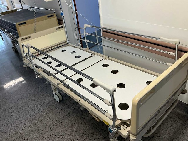 Hill-rom le couviour ziekenhuisbed (5x) - afbeelding 15 van  15