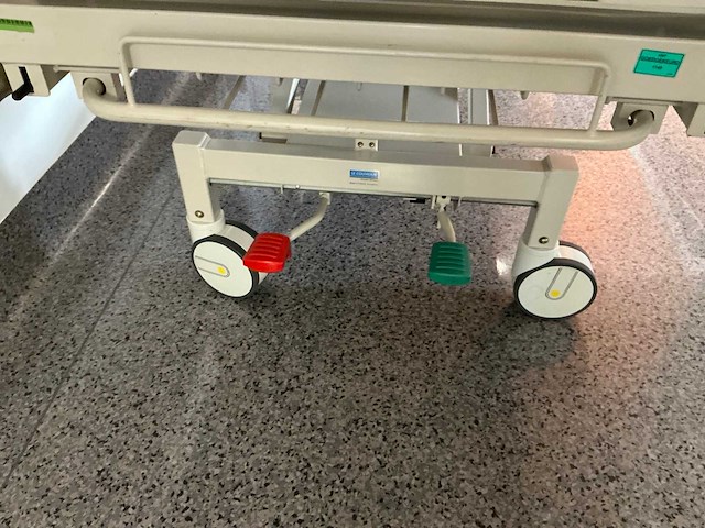 Hill-rom le couviour ziekenhuisbed - afbeelding 10 van  15