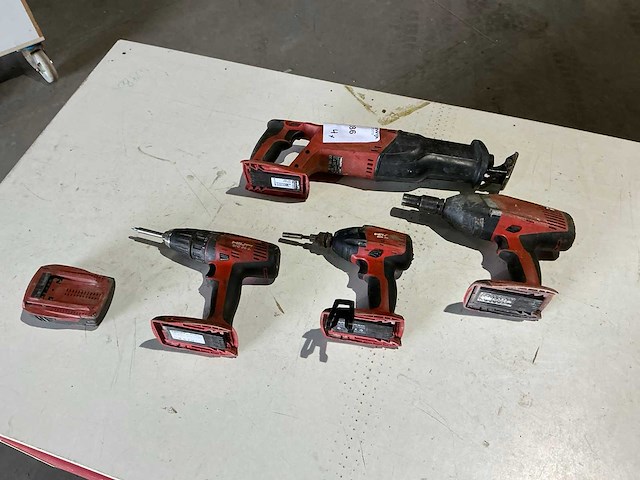 Hilti accugereedschap (4x) - afbeelding 1 van  13