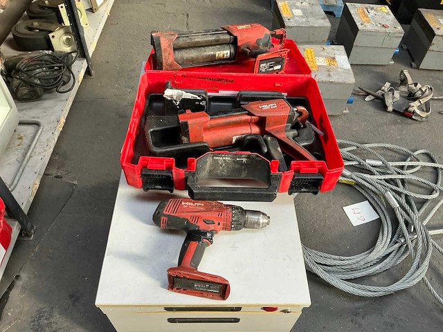 Hilti diverse accu gereedschappen (3x) - afbeelding 1 van  7