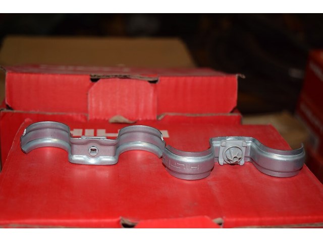 Hilti dubbele kabel/leiding klem ca. 3 doosjes x 100st. - afbeelding 1 van  2