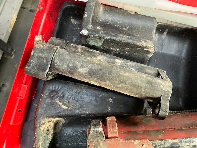 Hilti hdm 330 manuele kitspuit - afbeelding 3 van  4