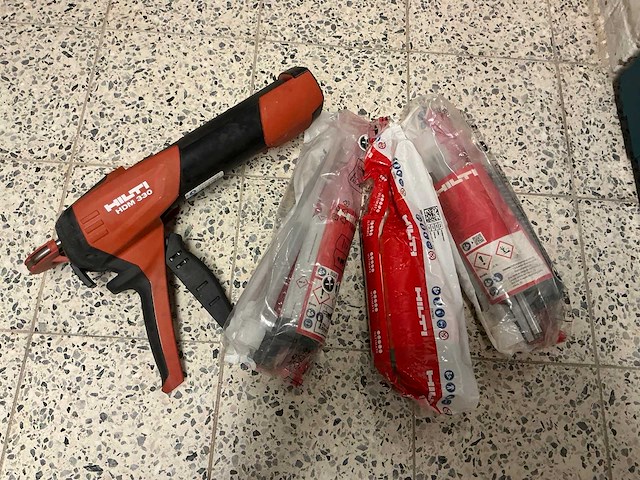 Hilti hdm330 mortelspuit - afbeelding 1 van  4