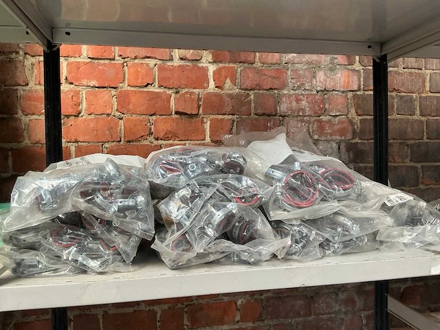 Hilti zak diverse buizen beugels (15x) - afbeelding 1 van  4